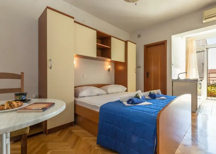 Mara Apartment Makarska