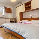 Apartman Mara *