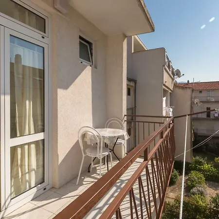 Mara Apartment